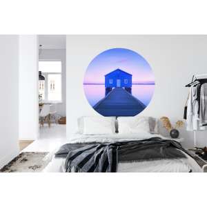 Fototapeta Okrągła Boathouse – Spokój Wody i Artystyczna Refleksja