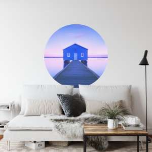 Fototapeta Okrągła Boathouse – Spokój Wody i Artystyczna Refleksja