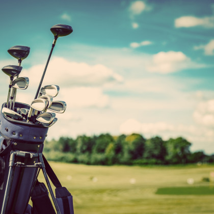 Fototapeta Torba Golfowa Na Tle Pola