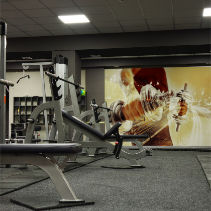 Fototapeta Kolaż Ze Sportowcem I Miastem Nocą