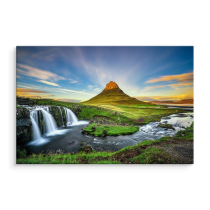 Obraz Na Płótnie Wodospad Na Tle Góry Kirkjufell Na Islandii